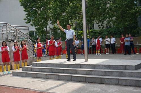 睡康寧家紡董事長出席東平小學(xué)六一大型足球文化體驗(yàn)活動(dòng)